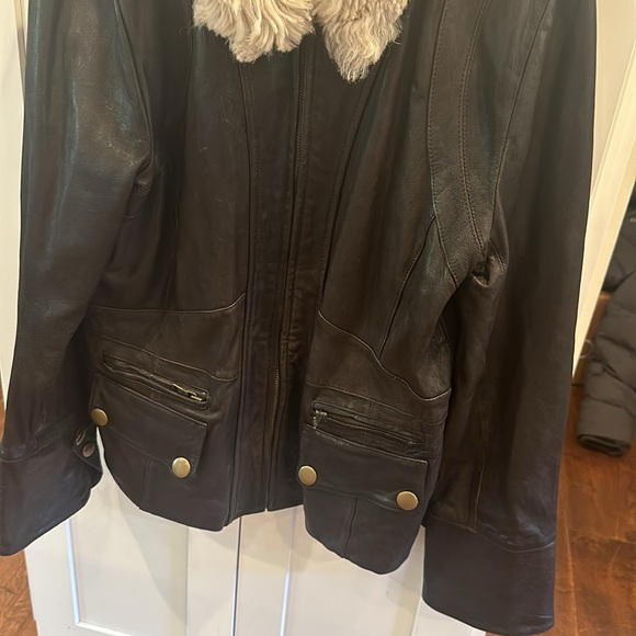 Vintage leather Jacket with faux fur collar - Banana Republic - Picture 7 of 14
